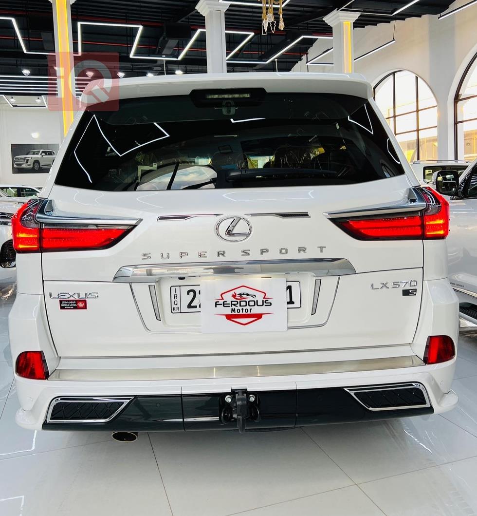 Lexus LX